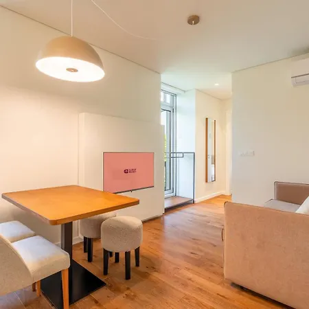 Guestready - Elias Garcia *