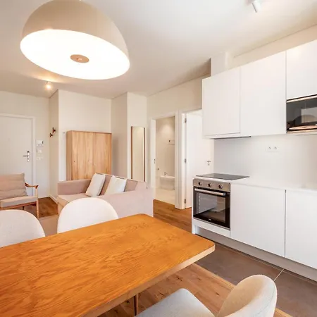 Guestready - Elias Garcia * Lisboa